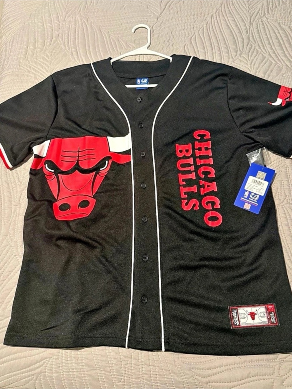 Ultra Game Chicago Bulls Button-Down Jersey Shirt Large